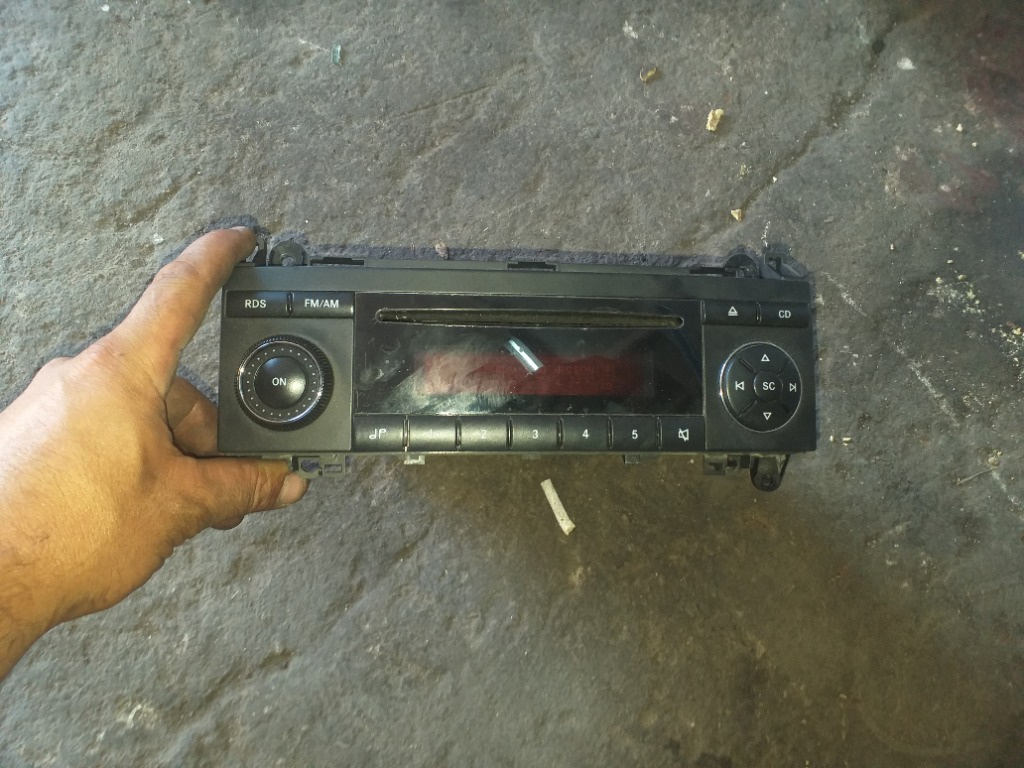 CD player MERCEDES A Class W 169 DIN 200