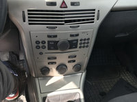 CD PLAYER OPEL ASTRA H 2009 MODEL CD30 MP3