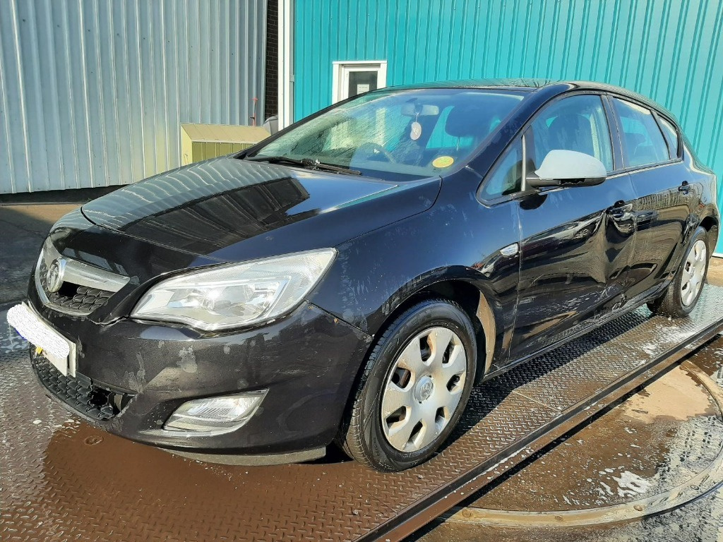 CD player Opel Astra J 2010 Hatchback 1.