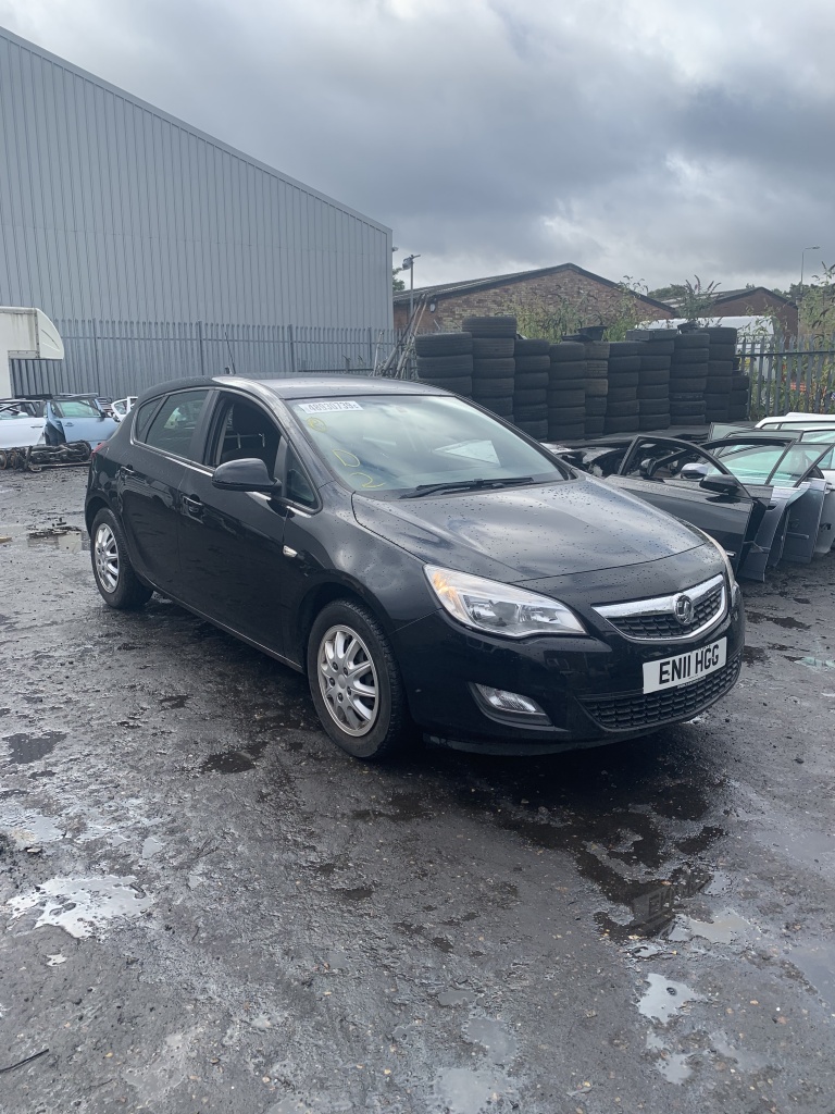 CD player Opel Astra J 2011 Hatchback 1.