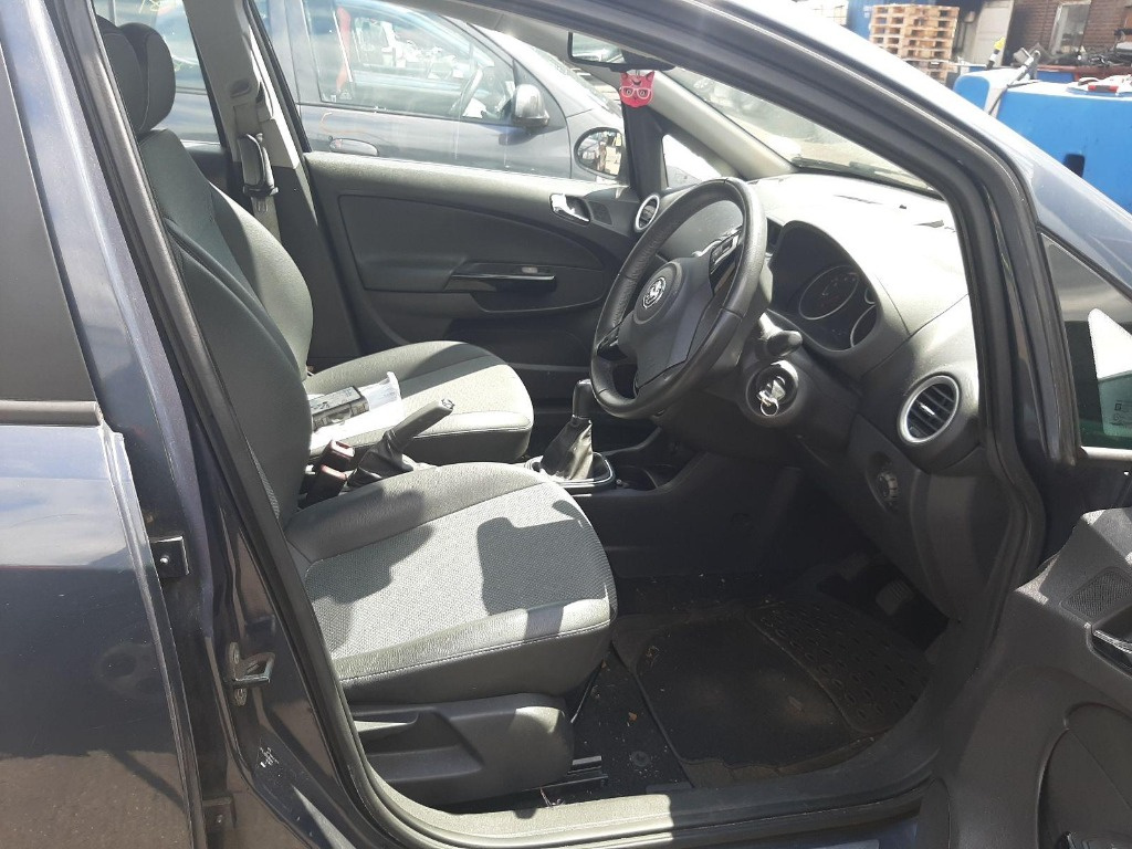 CD player Opel Corsa D 2010 Hatchback 1.