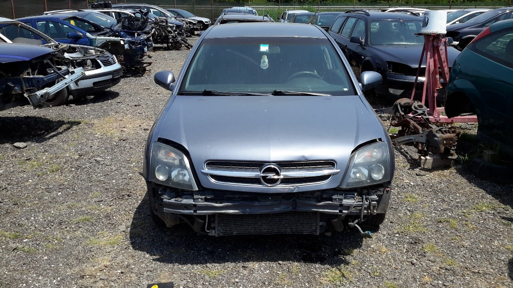 CD player Opel Vectra C 2002 hatchback 2.2dti