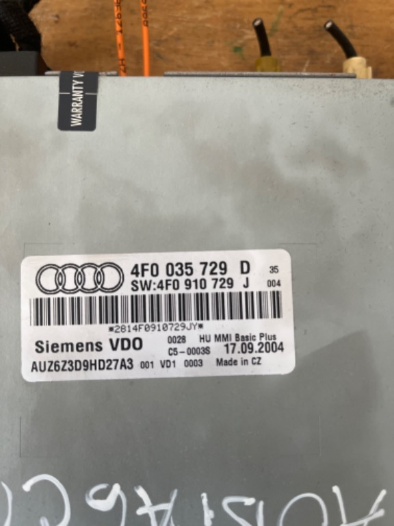 Cd player pentru Audi A6 C6 cu codurile: