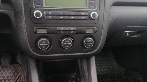 CD player Volkswagen Golf 5 2006 cupe 1.9