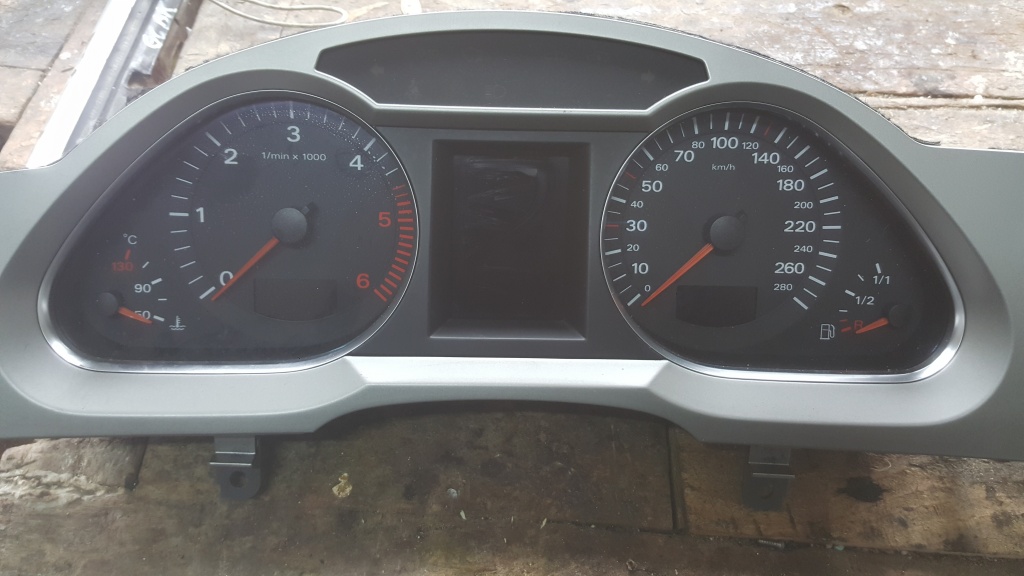 Ceas bord a6 2007 3,0tdi,cod piesa 4F0920901C