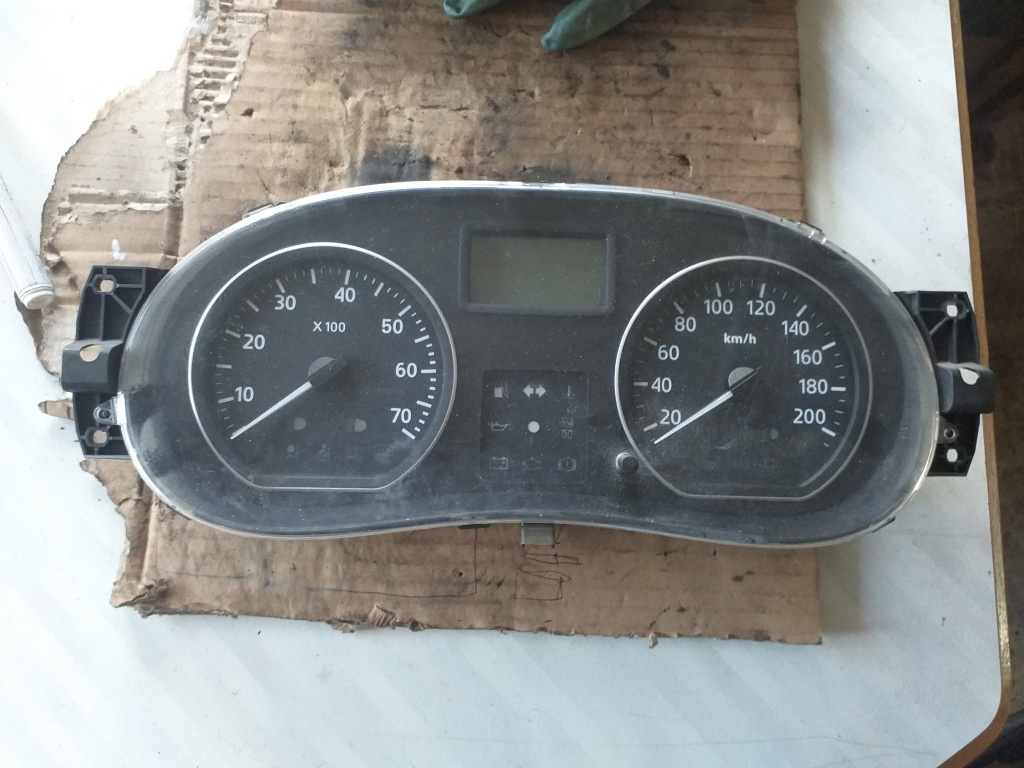 Ceas bord Dacia Sandero 1.4 MPI cod:P8200733620