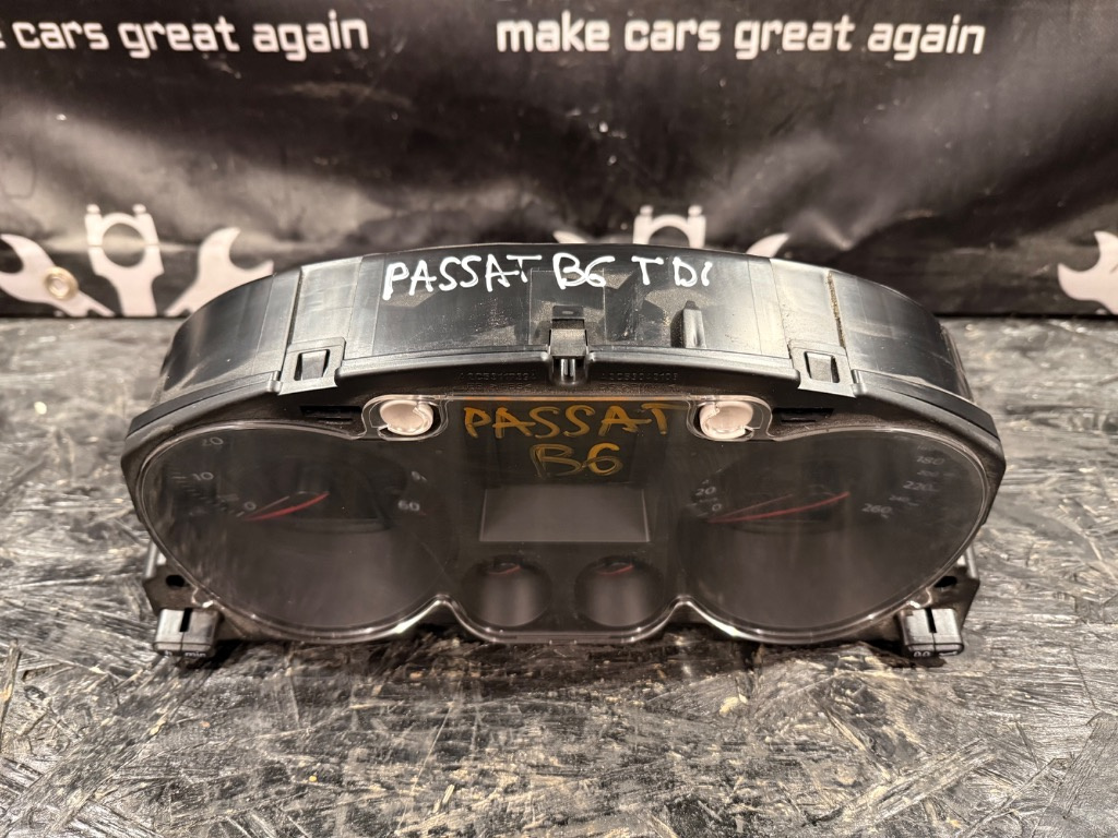 Ceas bord Volkswagen Passat B6 2.0TDI DSG 3C1857273 - imagine 2