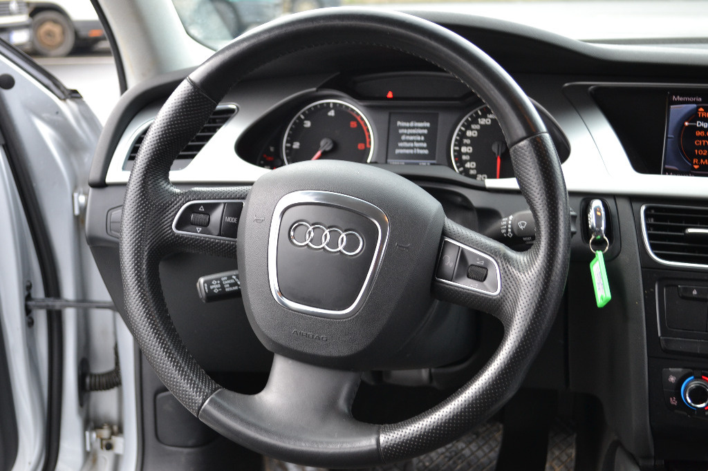 CEAS DE BORD AUDI A4 B8,5 COD 8K0920931C 2012 +