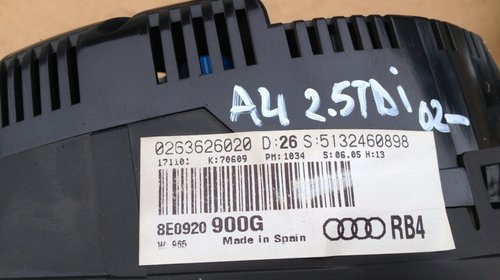 Ceasuri bord Audi A4 8E 2.5 tdi din 2002 cod 8E0920900G 8E0 920 900 G