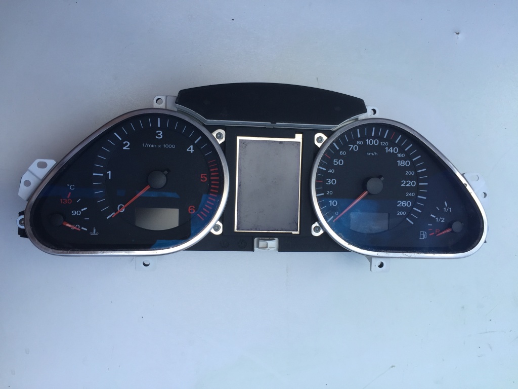 Ceasuri bord Audi A6 4F(C6) Display color cod OEM 