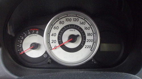 Ceasuri bord Mazda 2 an 2008-2014 dezmembrez Mazda 2 motor 1.3 benzina