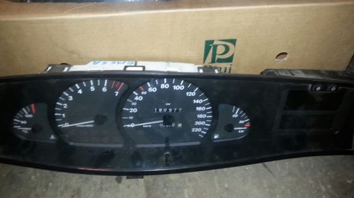 Ceasuri bord opel omega in stare buna