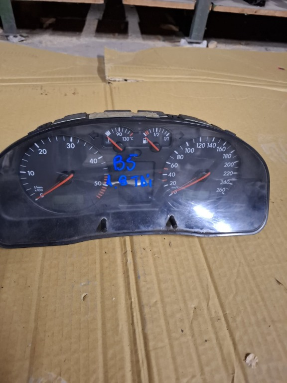 Ceasuri Bord Passat B5 1.9 TDI - imagine 1
