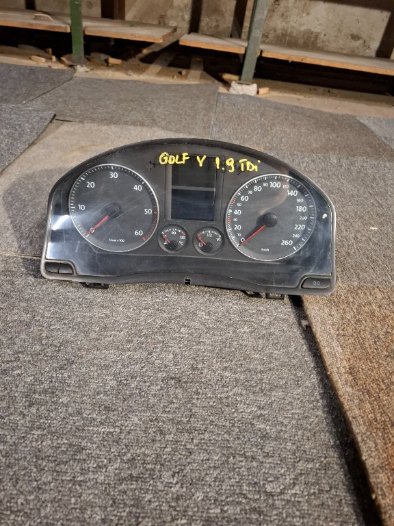 Ceasuri bord Volkswagen Golf V - imagine 1