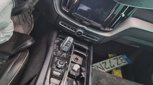 Ceasuri bord Volvo XC60 2017 suv 2.0 benzina plug-in hybrid