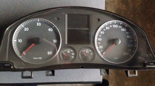 Ceasuri bord vw golf 5 motor 1.9 tdi 1K092085