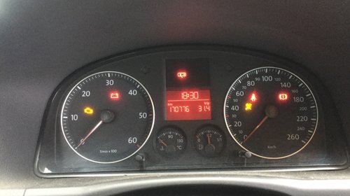 Ceasuri bord , VW Touran 1.9 TDI cod motor AV