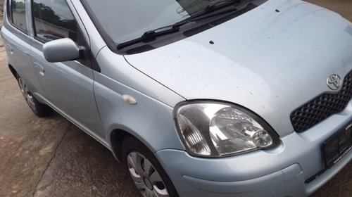 Cheder geam Toyota Yaris an 2004