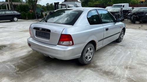 Chedere Hyundai Accent 2000 coupe 1.3 benzina