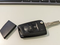 Cheie contact cu telecomanda completa Volkswagen 3 butoane COD: 5g0959752