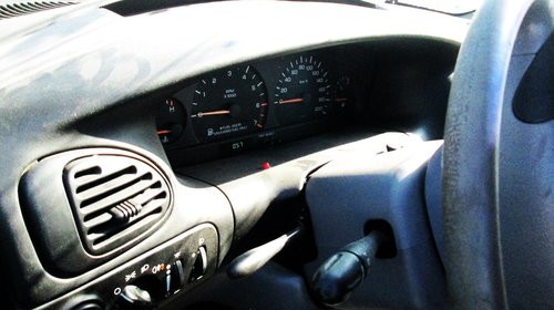 Chrysler Voyager 1999 2.4 benzina
