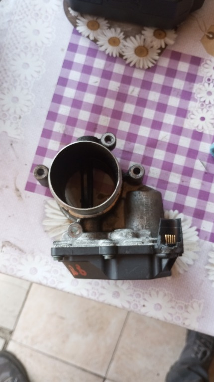Clapeta accelerație audi A4 b8 motor 2.0tdi 143cp caga