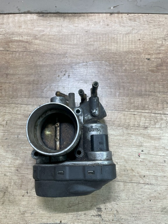 Clapeta acceleratie 1.6 b vw new beetle 06a133062a