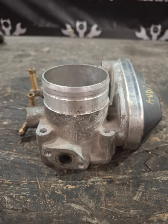 Clapeta acceleratie Volkswagen Audi Skoda 1.6 benzina 06A133062AB - imagine 2