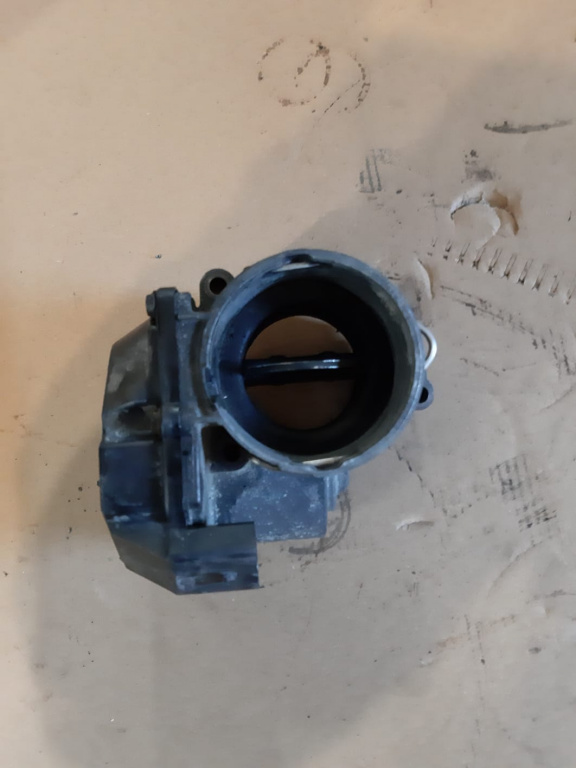 Clapeta admisie VW T5 1.9 TDI tip motor 
