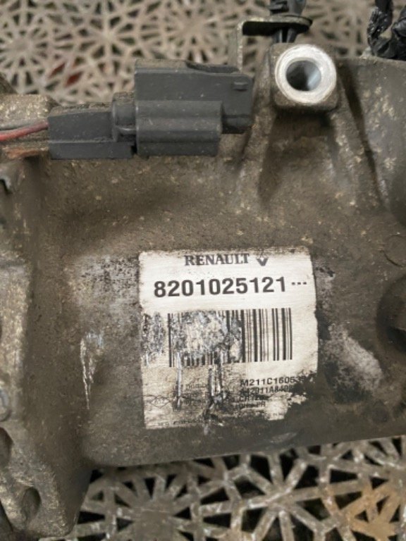 Compresor AC 1.5 DCI Dacia Logan an 2010