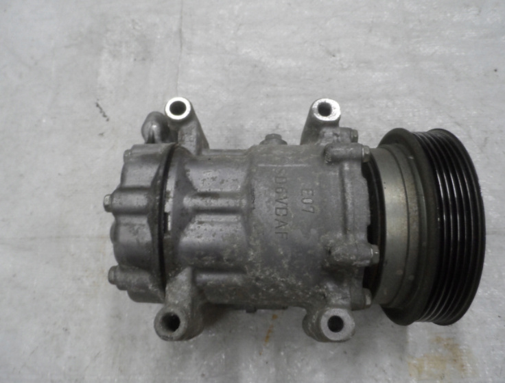 Compresor AC 1.5 DCI RENAULT TWINGO , cod compresor AC din dezmembrari 8200953359 - 8200953359 A
