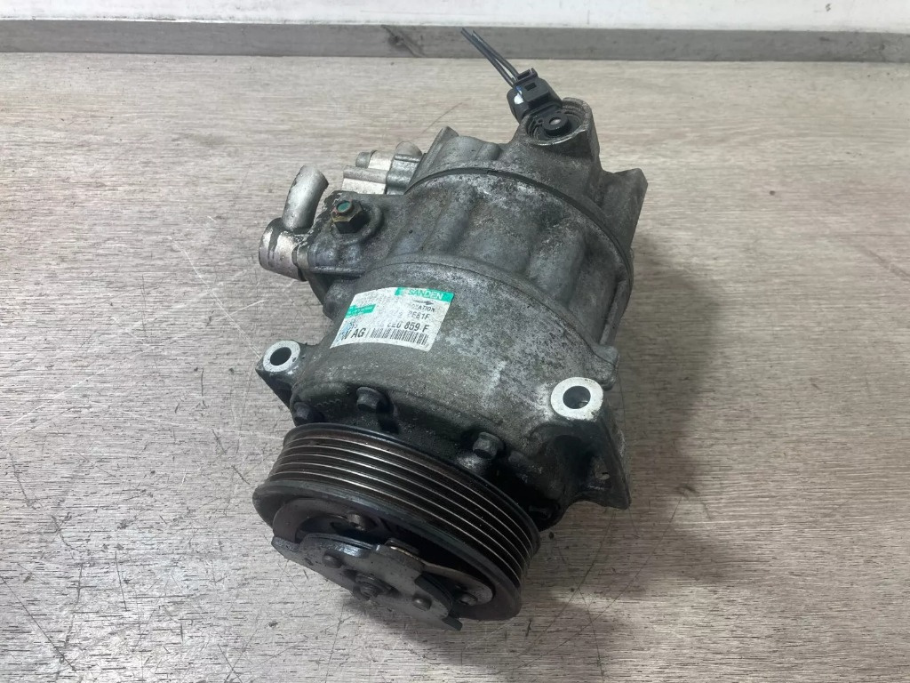 Compresor AC 1K0820859F VW Jetta Mk5 (1K) 1.4 TSI 170 cai