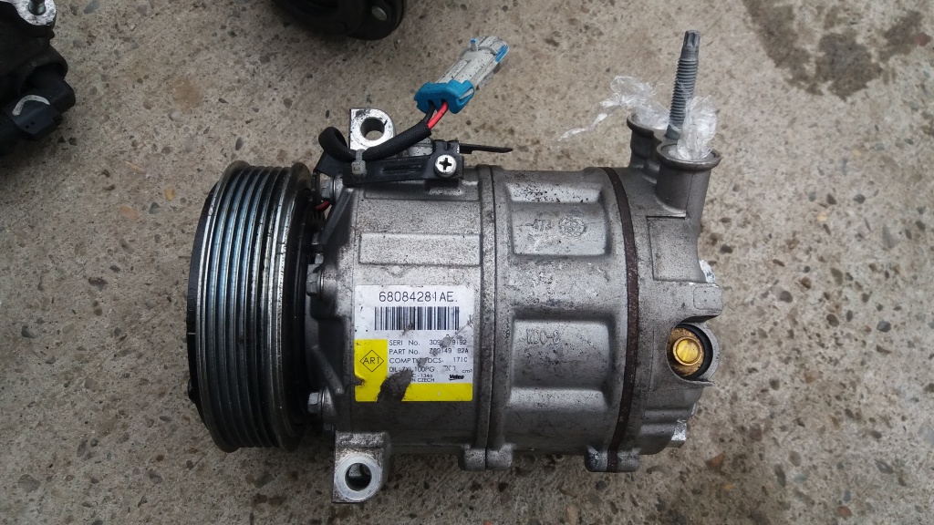 Compresor AC 2.0 jtd Fiat 68084281AE , 2011 in stare buna