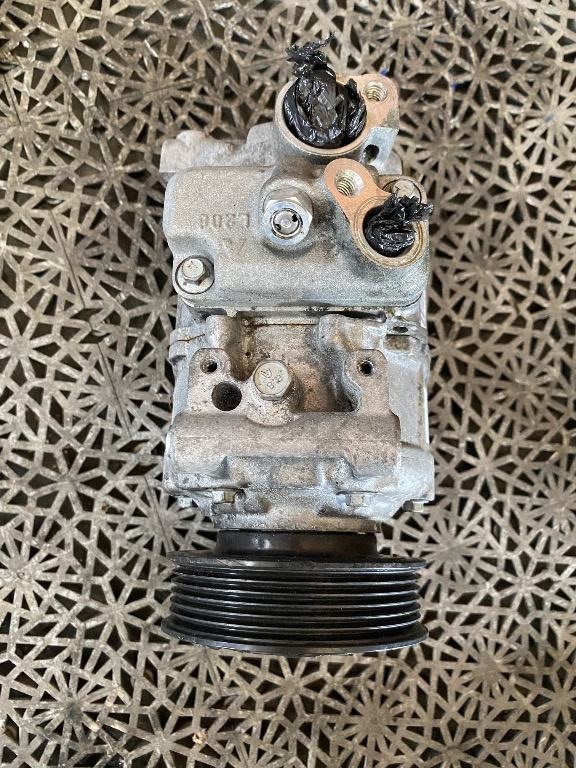 Compresor AC 2.0 TFSI Audi A4 A5 A6 Q5 an 2008 - 2012 cod 8K0260805E