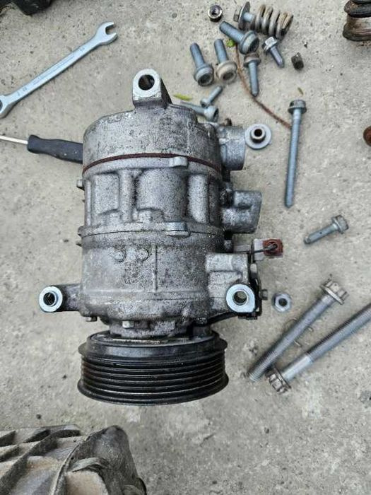 Compresor AC Audi 4G0816803E A4 A5 A6 Q3