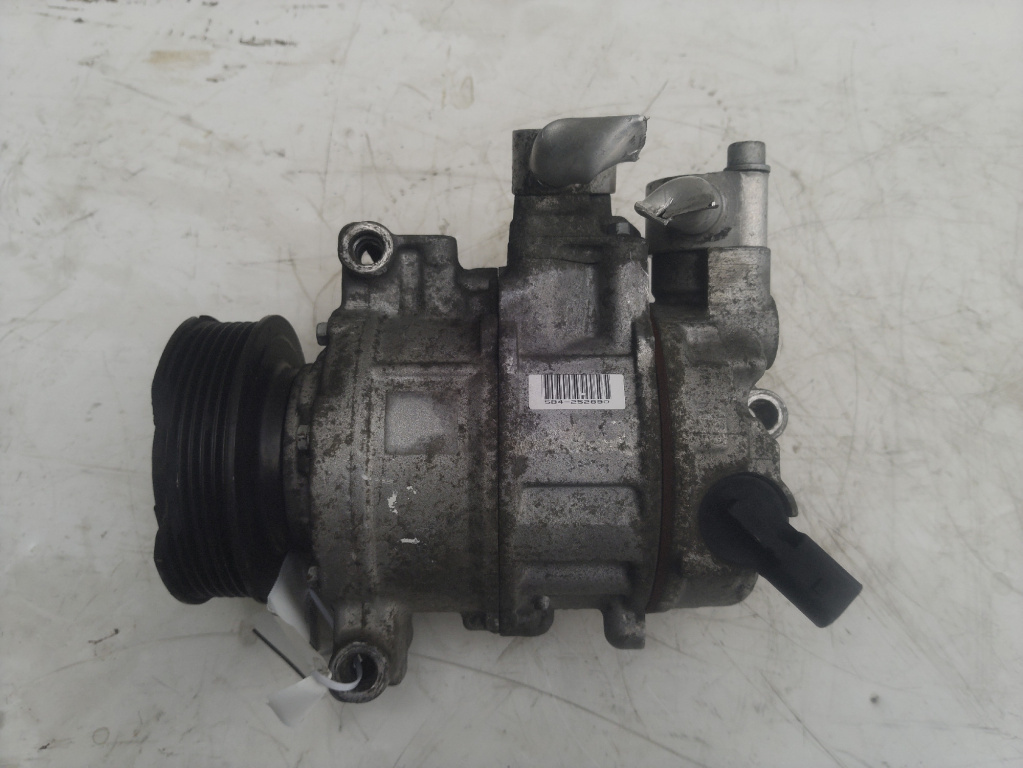 Compresor ac Audi A4 B6 an 2004 cod piesa 4F0260805AN