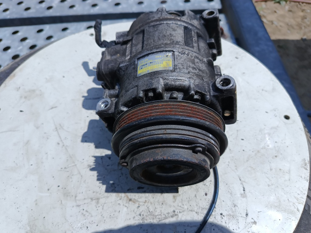 Compresor ac AUDI A6 C5 2.5 tdi 4B0260805C