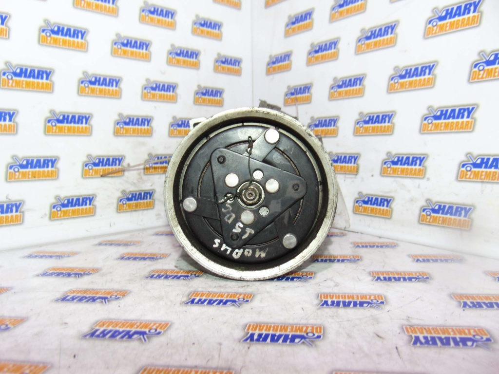 Compresor AC avand codul 8200953359 pentru Renault Megane