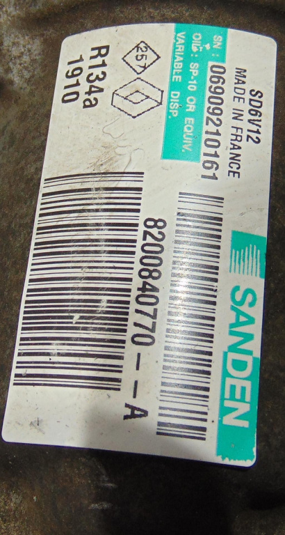 Compresor AC avand codul original -82008