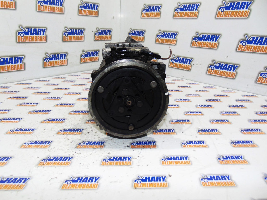 Compresor AC avand codul original -82008