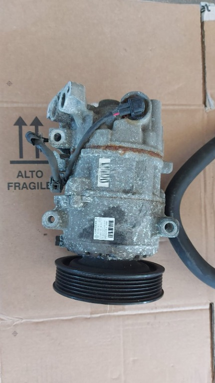 Compresor AC avand codul original 820093