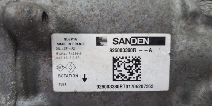 Compresor AC Cod: 926003380R Dacia Jogge