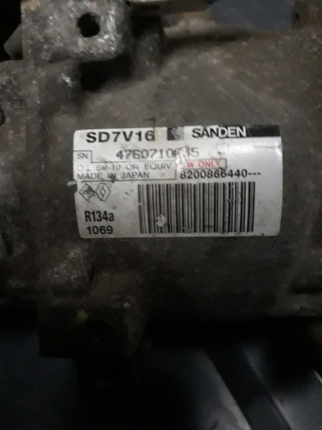 Compresor AC cod8200866440 - Dacia logan 1.5 dci an 2009