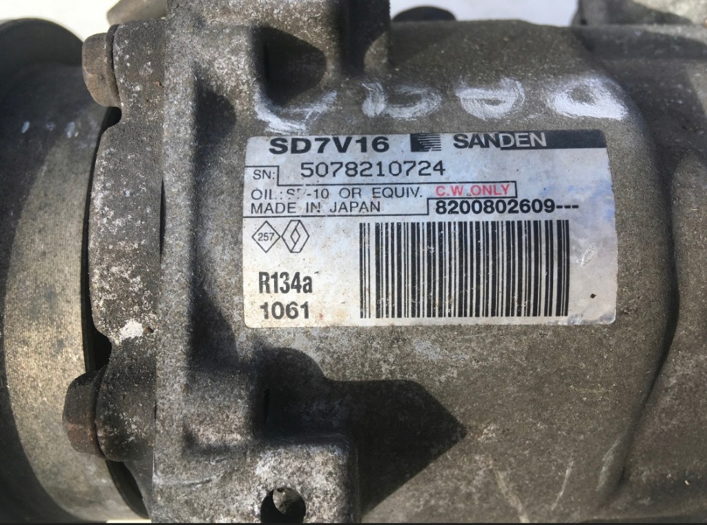 Compresor AC Dacia Duster 1.5 dci 2004-2009 cod original 8200802609