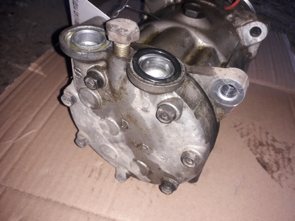 Compresor AC Dacia Solenza 1.4 MPI Alb