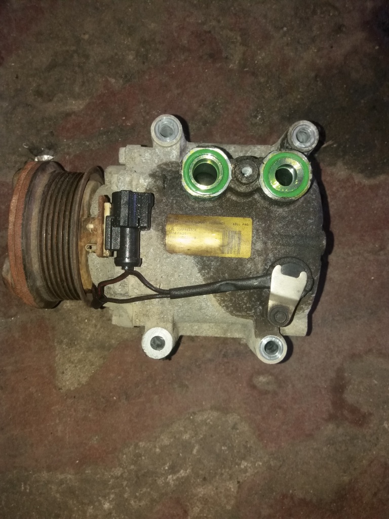 Compresor AC Jaguar S Type cod YR8H-19D6