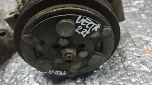 Compresor AC Opel Vectra C 2.2 benzina an 2005 cod GM 13208187