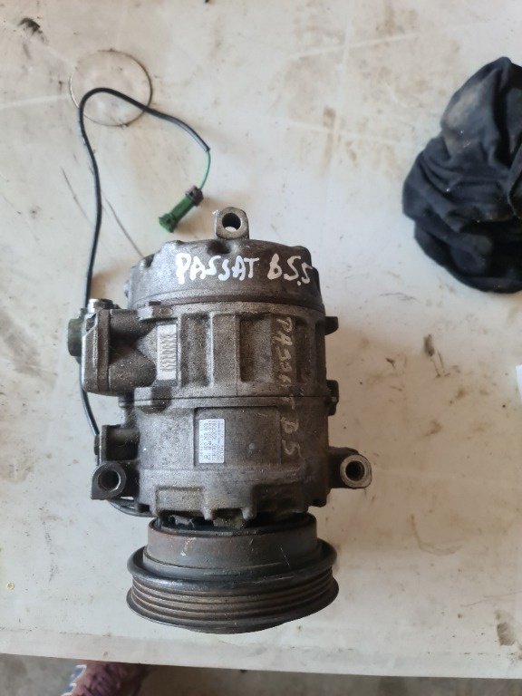 Compresor AC VW Passat 1.9 TDI B5.5 an 2001 cod 8D0 260 809