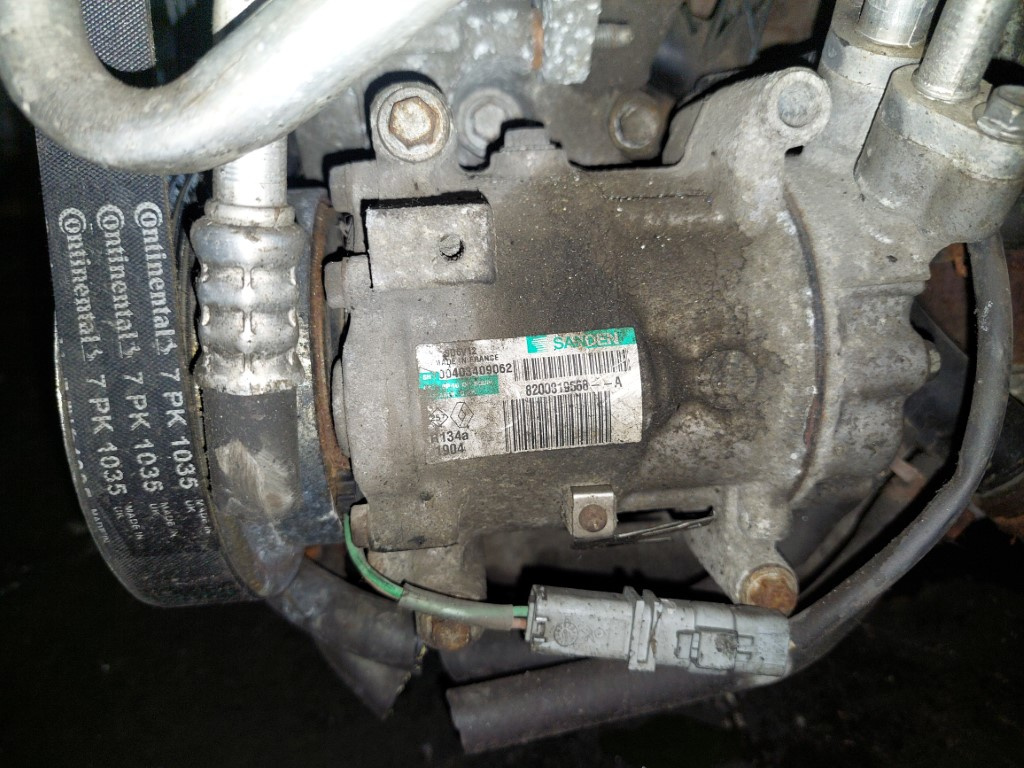 Compresor ac1.2 TCE d4f-786 Renault Clio 3 cod 8200819568