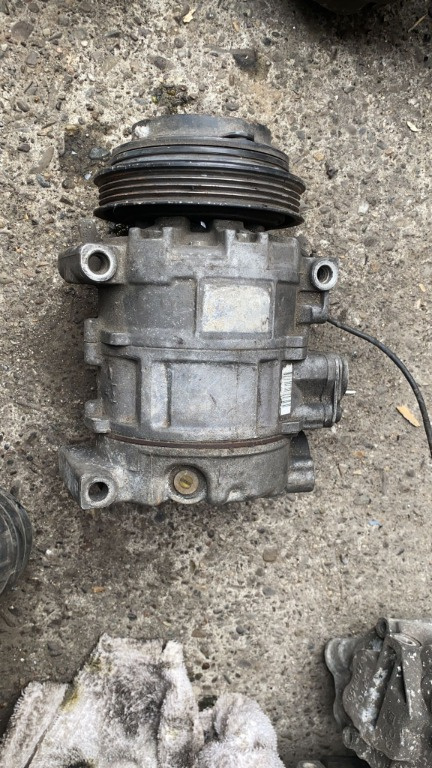 Compresor clima AC Audi A6 A4 2.5 TDI cod 4B0260805C